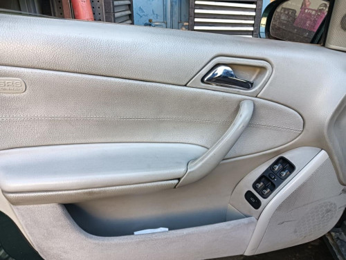MERCEDES-BENZ CLASE C (BM 203) BERLINA — vehículo donante para recambios 