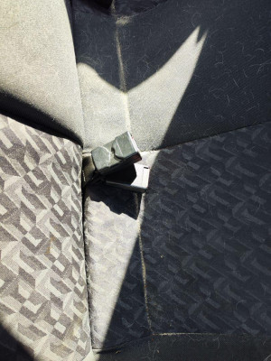 ENGANCHE CINTURON TRASERO CENTRAL