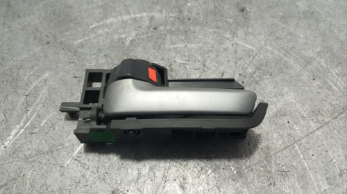 MANETA INTERIOR DELANTERA IZQUIERDA used