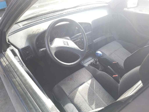  PEUGEOT 405 BERLINA 