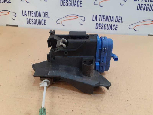  CERRADURA PUERTA TRASERA DERECHA 