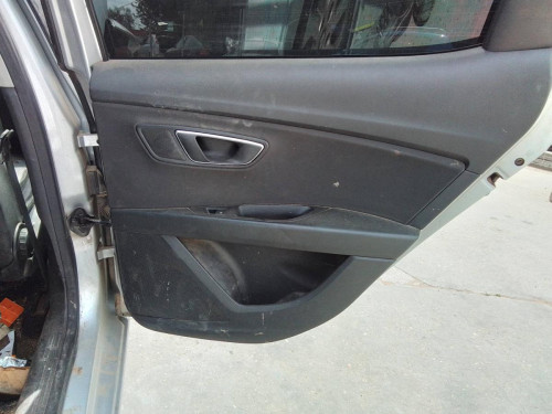 GUARNECIDO PUERTA TRASERA DERECHA Seat LEON (5F1) 