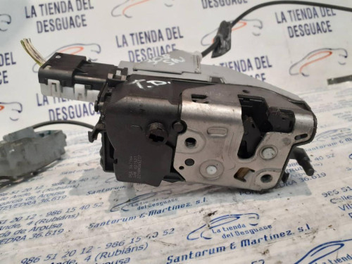  CERRADURA PUERTA TRASERA DERECHA 