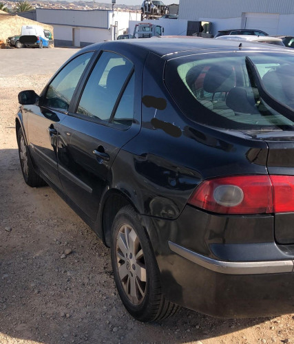 RENAULT LAGUNA II (BG0) — vehículo donante para recambios 