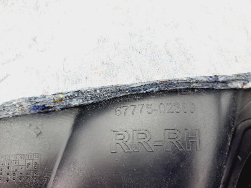  GUARNECIDO PUERTA TRASERA DERECHA TOYOTA AURIS (E18) 