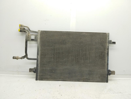 CONDENSADOR / RADIADOR AIRE ACONDICIONADO Volkswagen PASSAT BERLINA (3B2) 