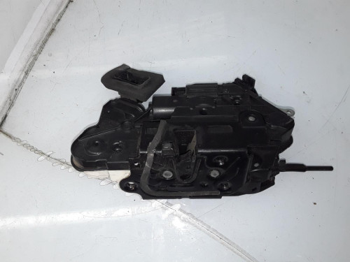 CERRADURA PUERTA DELANTERA IZQUIERDA 