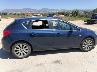 OPEL ASTRA J BERLINA 5P