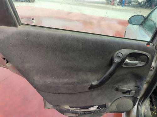  OPEL VECTRA B BERLINA 