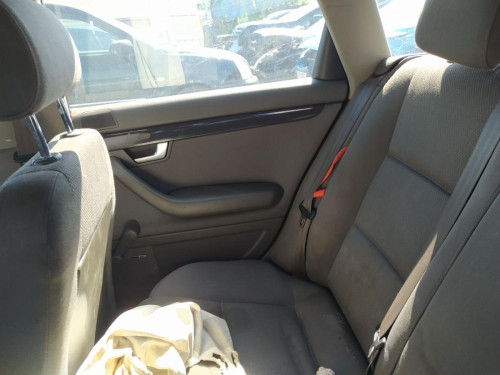  GUARNECIDO PUERTA TRASERA DERECHA AUDI A4 AVANT (8E) 