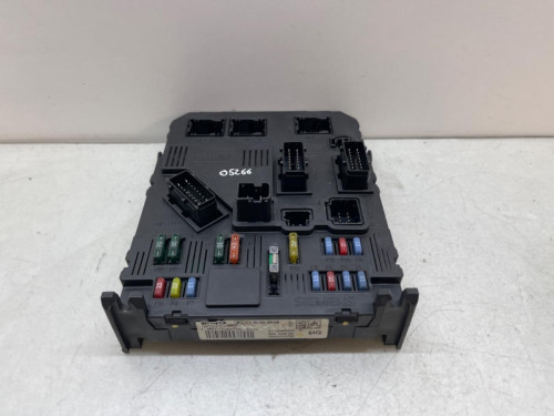 CAJA RELES / FUSIBLES Peugeot 206 