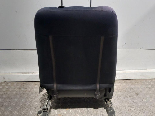  ASIENTO DELANTERO DERECHO 