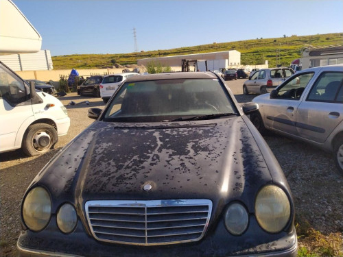  MERCEDES-BENZ CLASE E (BM 210) BERLINA 