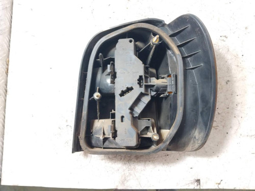 PILOTO TRASERO IZQUIERDO Volkswagen Polo III (6N1)(09.1994->) VOLKSWAGEN Polo III (6N1)(09.1994->) 