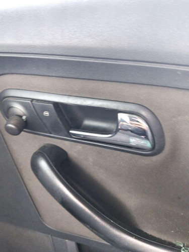 MANETA INTERIOR DELANTERA DERECHA Seat CORDOBA BERLINA (6L2) 