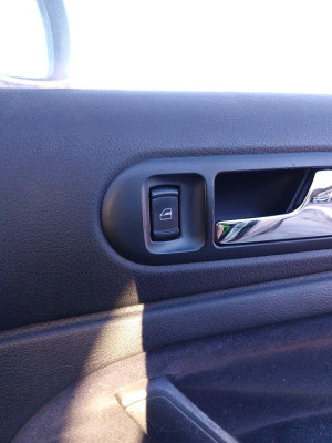 MANDO ELEVALUNAS DELANTERO DERECHO