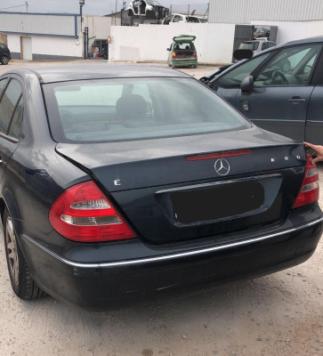 MERCEDES-BENZ CLASE E (BM 211) BERLINA
