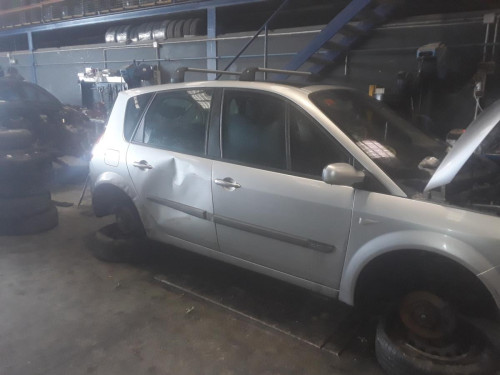 RENAULT SCENIC II (JM) — vehículo donante para recambios 