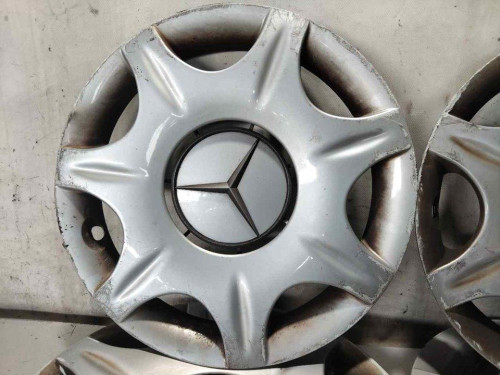 TAPACUBOS Mercedes-Benz CLASE E (BM 210) BERLINA 