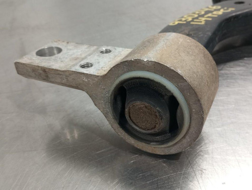  BRAZO SUSPENSION DELANTERO IZQUIERDO 
