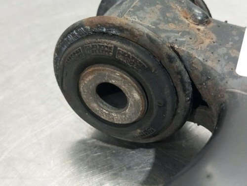  BRAZO SUSPENSION DELANTERO IZQUIERDO 