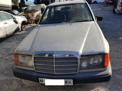 MERCEDES-BENZ CLASE 124 (BM 124) BERLINA