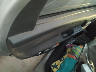 CERRADURA PUERTA TRASERA IZQUIERDA