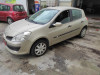 RENAULT CLIO III — vehículo donante para recambios 