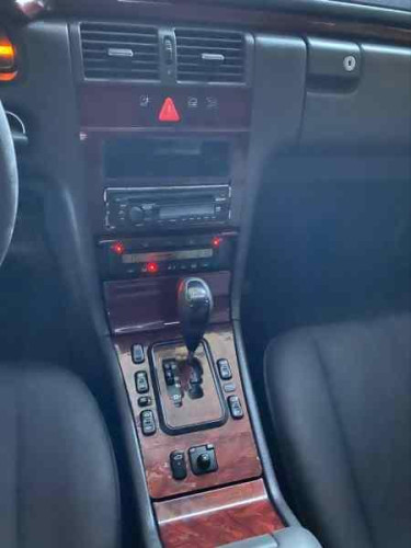  MERCEDES-BENZ CLASE E (BM 210) BERLINA 