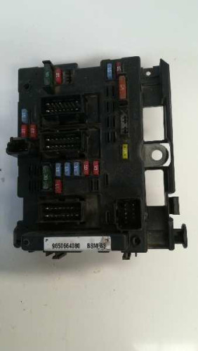  CAJA RELES / FUSIBLES 