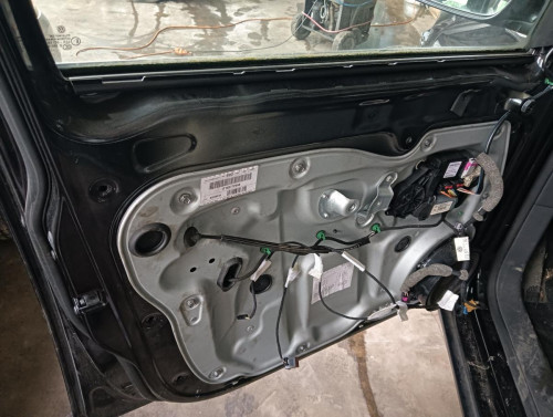 VOLKSWAGEN TOURAN (1T2) — автомобиль-донор на запчасти 