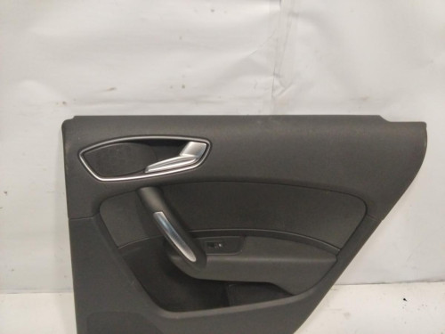 GUARNECIDO PUERTA TRASERA DERECHA Audi A1 SPORTBACK (8XA) 