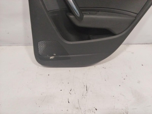 GUARNECIDO PUERTA TRASERA DERECHA Audi A1 SPORTBACK (8XA) 