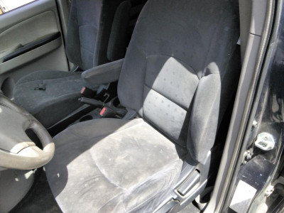 MITSUBISHI GRANDIS (NA0W)