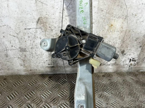 ELEVALUNAS TRASERO DERECHO 