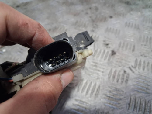CERRADURA PUERTA DELANTERA IZQUIERDA 