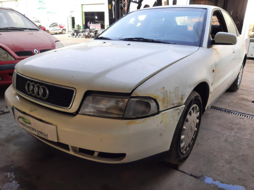  AUDI A4 BERLINA (B5) 