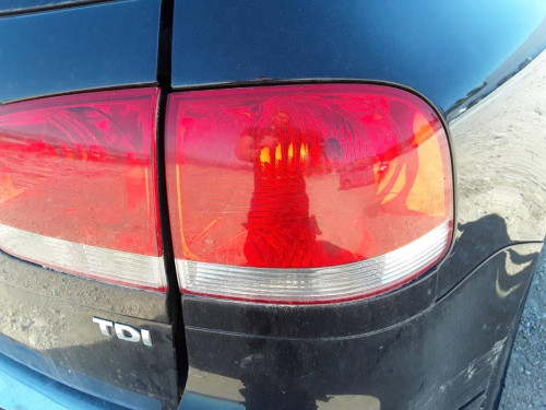PILOTO TRASERO DERECHO VOLKSWAGEN TOUAREG (7LA) 