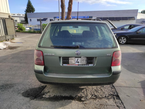 VOLKSWAGEN PASSAT VARIANT (3B6) — vehículo donante para recambios 