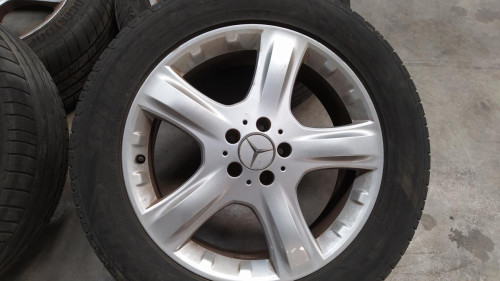 JUEGO LLANTAS Mercedes-Benz CLASE ML (BM 164) 