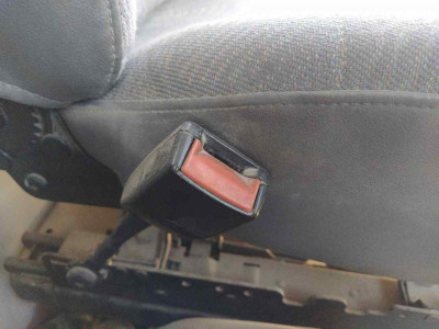 ENGANCHE CINTURON DELANTERO DERECHO