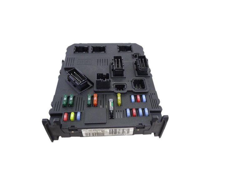 CAJA RELES / FUSIBLES