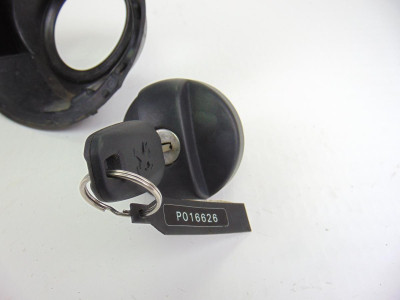 TAPA EXTERIOR COMBUSTIBLE, PEUGEOT, 208