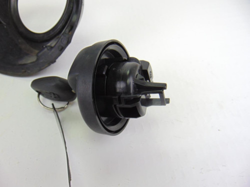  TAPA EXTERIOR COMBUSTIBLE PEUGEOT 208 
