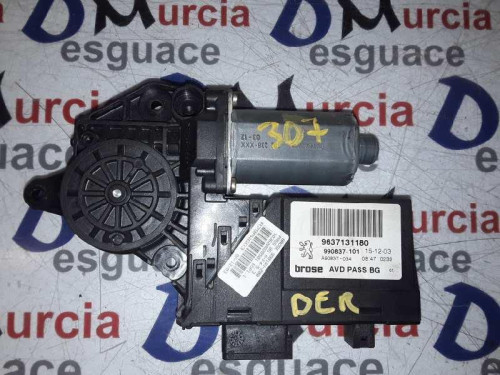 MOTOR ELEVALUNAS DELANTERO DERECHO 