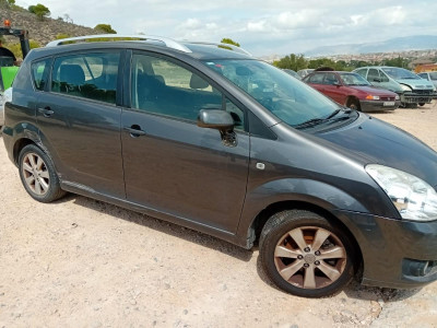 TOYOTA COROLLA VERSO (R1)