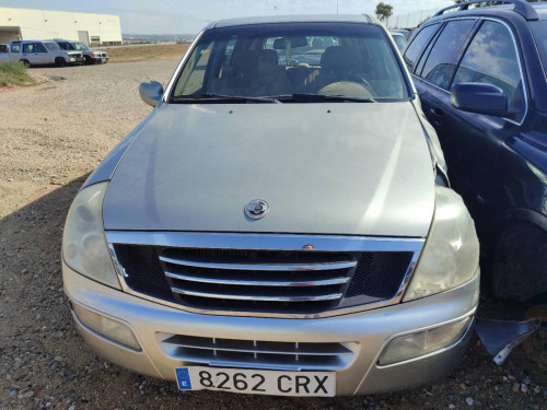 SSANGYONG REXTON — vehículo donante para recambios 