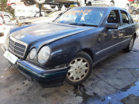 MERCEDES-BENZ CLASE E (BM 210) BERLINA
