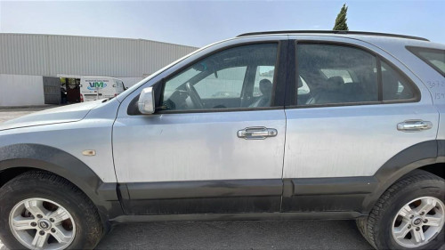 PUERTA DELANTERA IZQUIERDA Kia SORENTO (BL) 