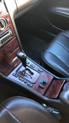 MERCEDES-BENZ CLASE E (BM 210) BERLINA